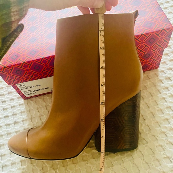 Tory Burch Grove Bootie / Royal Tan / Size 8 - Picture 8 of 9